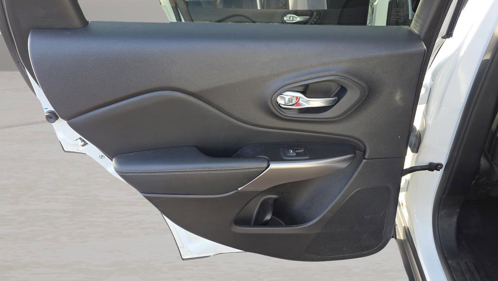 Used 2022 Jeep Cherokee Limited image 21