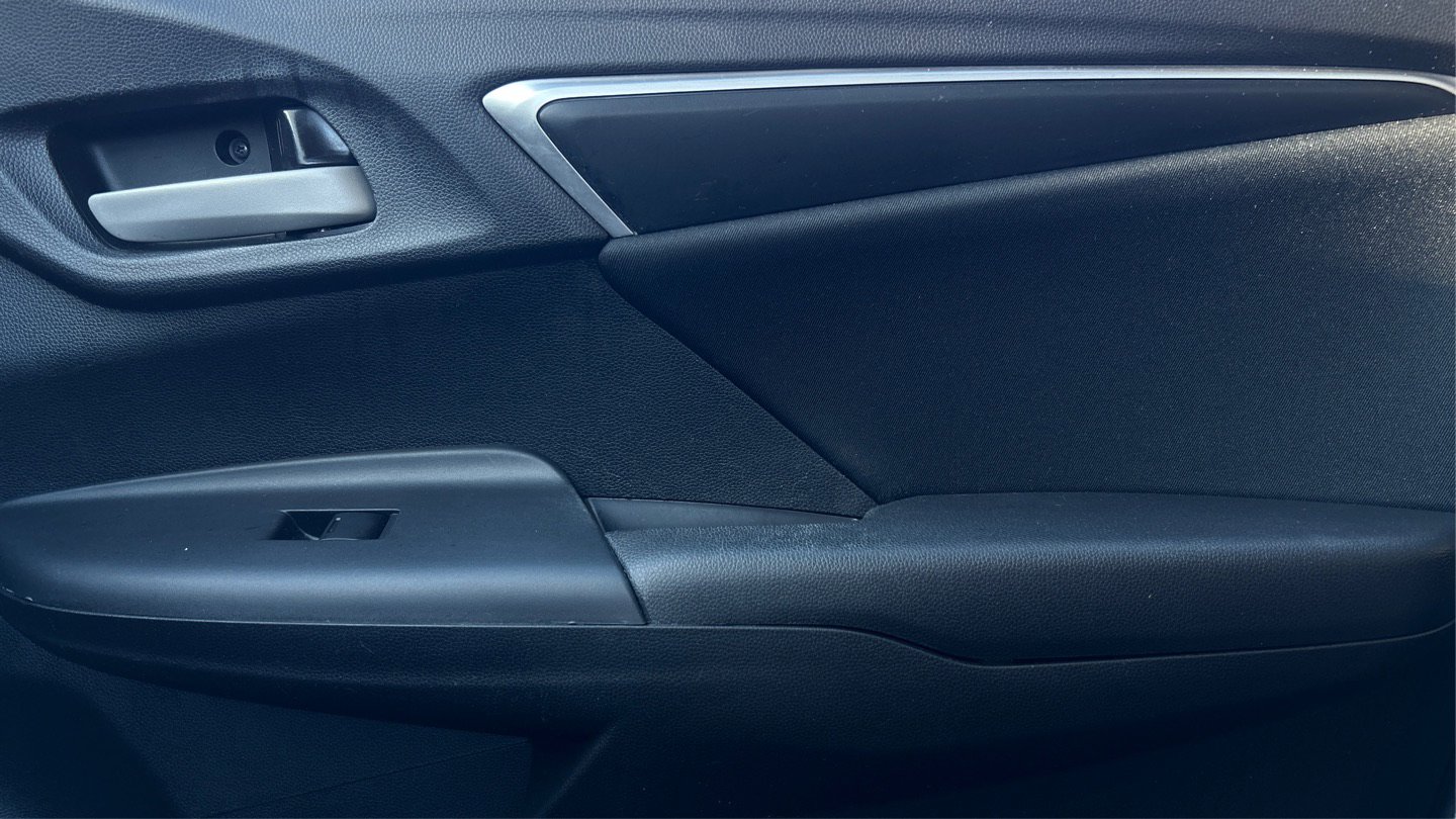 Used 2016 Honda Fit LX image 37