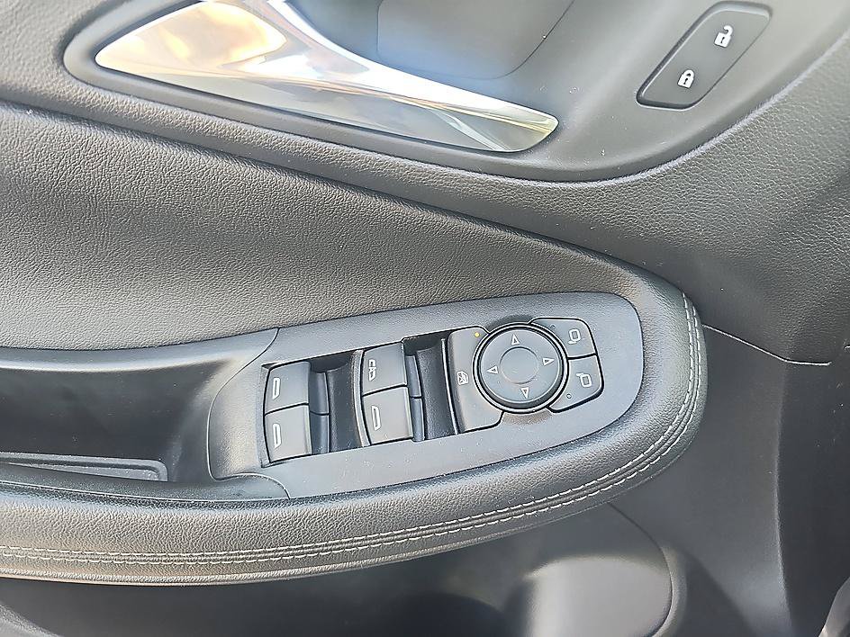 Used 2022 Buick Encore GX Preferred w/ Cold Weather Comfort Package AWD/4WD image 11