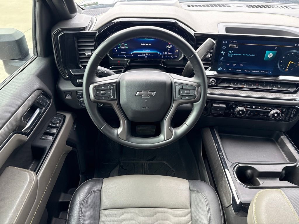 Used 2024 Chevrolet Silverado 2500 ZR2 w/ Technology Package image 16