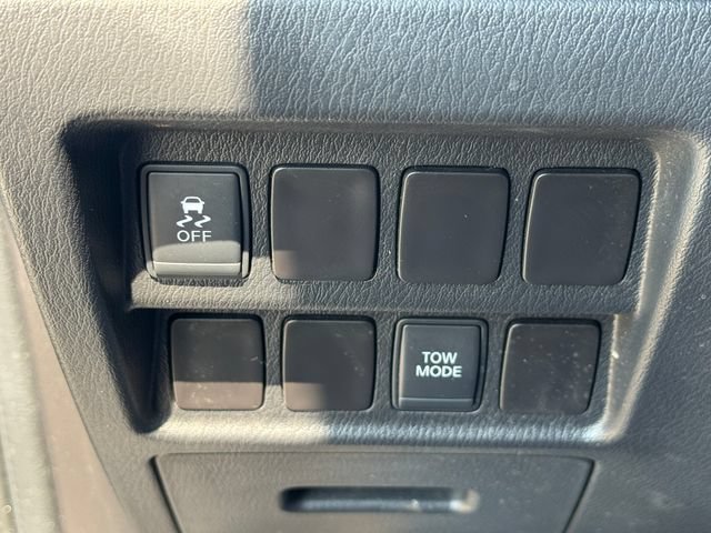 Used 2014 Nissan Pathfinder SV AWD/4WD image 29