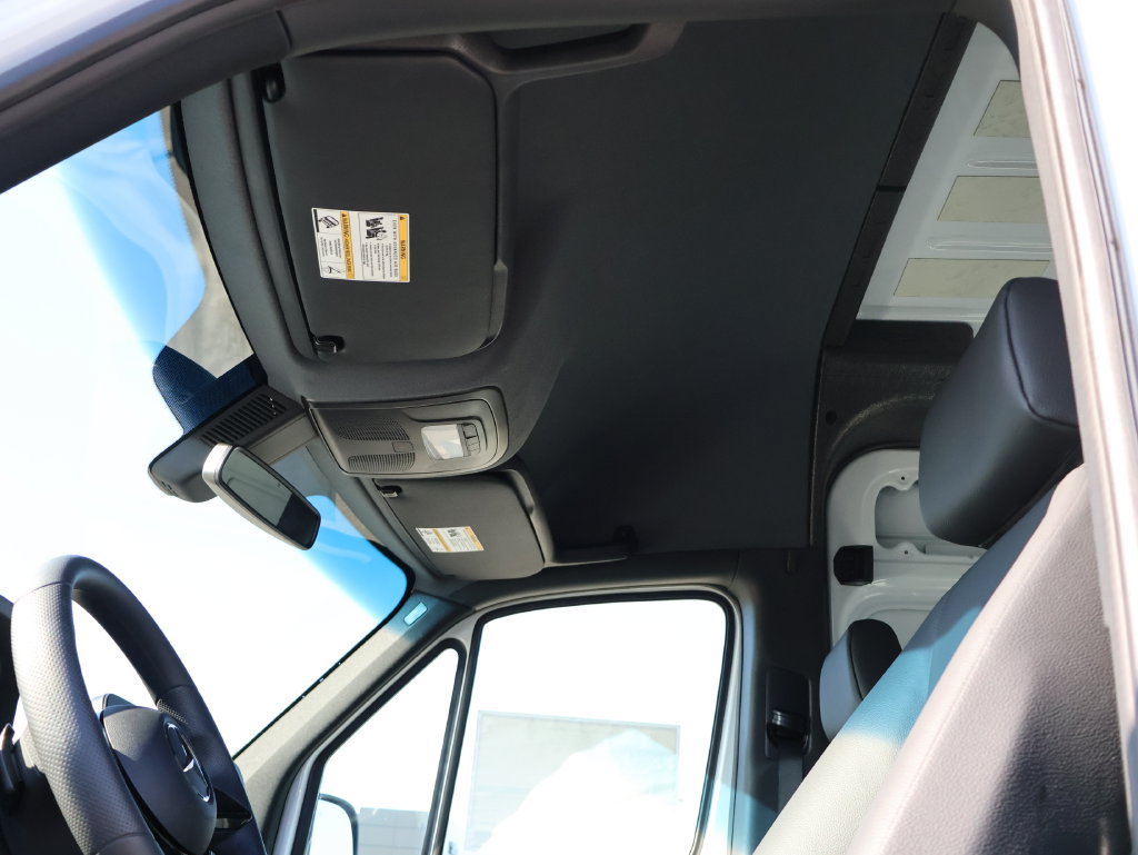 Used 2025 Mercedes-Benz Sprinter 2500 image 38