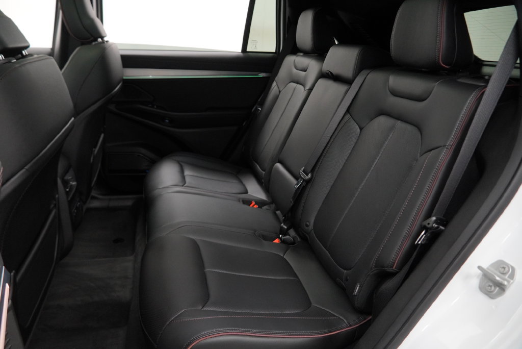 Used 2024 Jeep Wagoneer Launch Edition AWD/4WD image 21