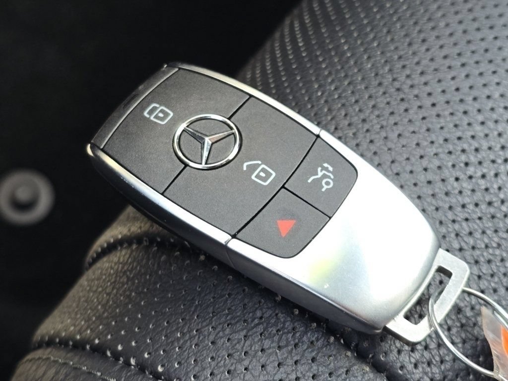 Used 2023 Mercedes-Benz GLE 350 4MATIC image 32
