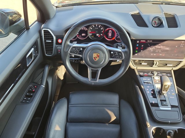 Used 2023 Porsche Cayenne AWD/4WD image 17