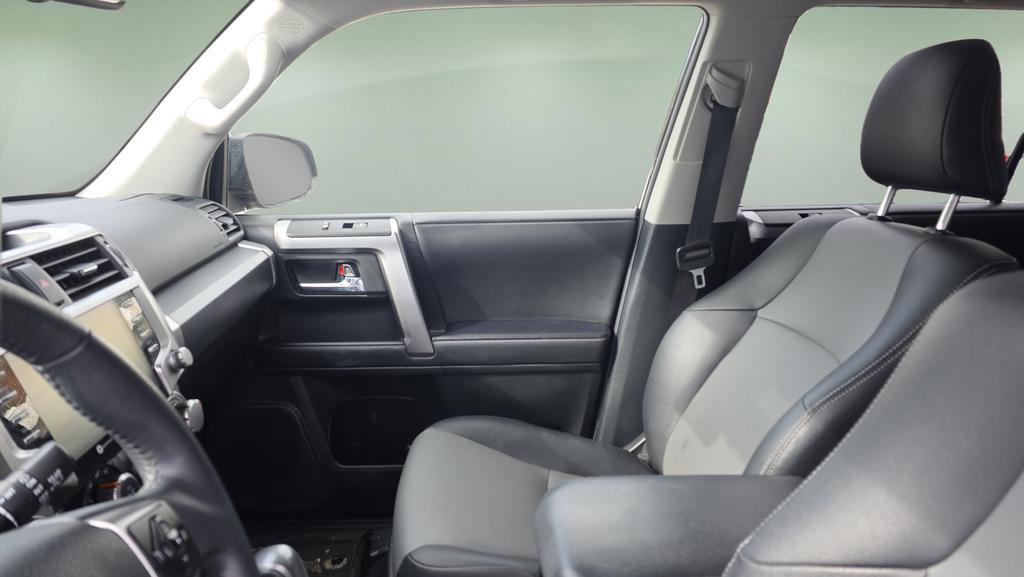 Used 2022 Toyota 4Runner SR5 Premium image 13