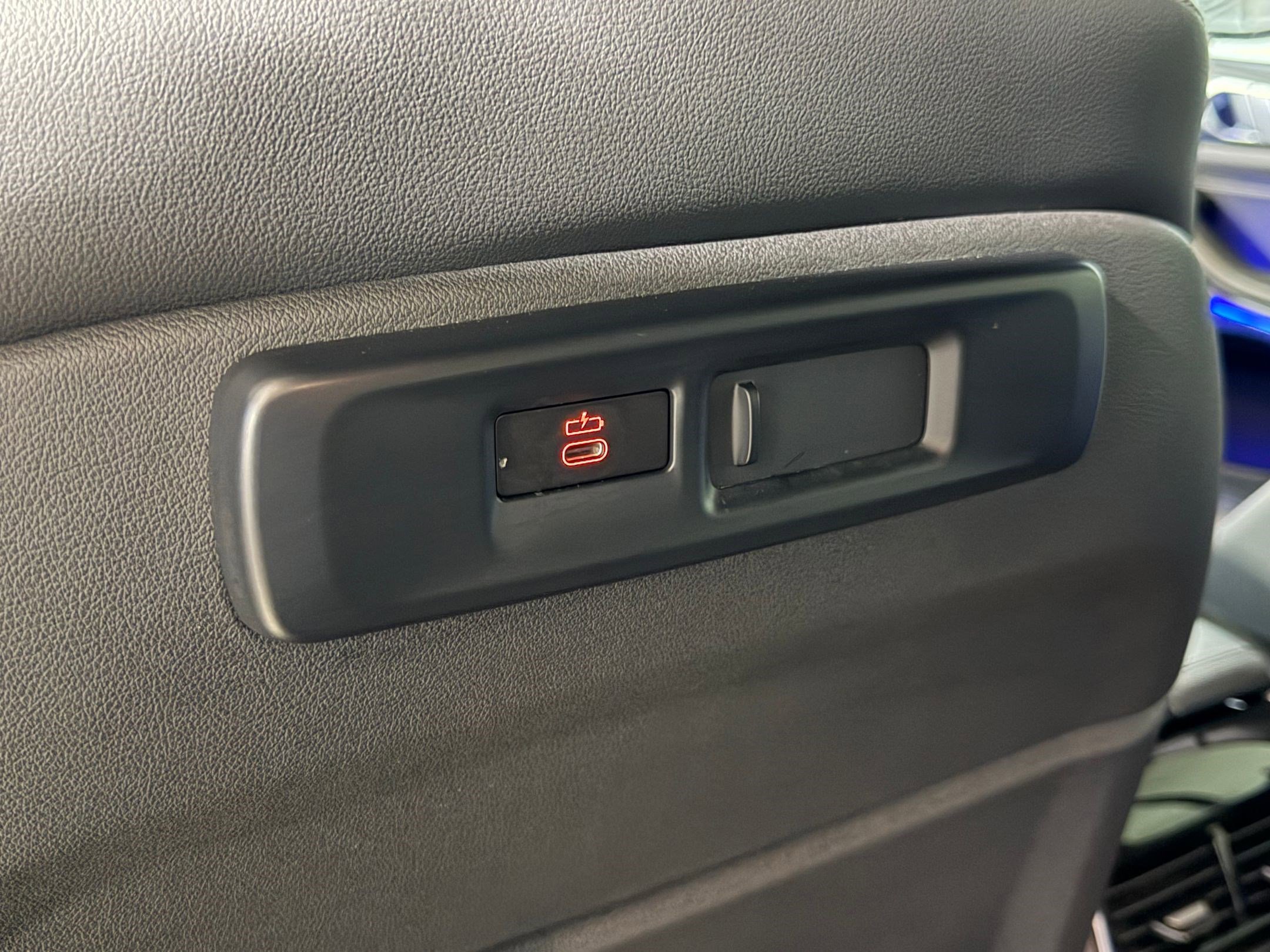 Used 2022 BMW X5 sDrive40i w/ M Sport Package image 37