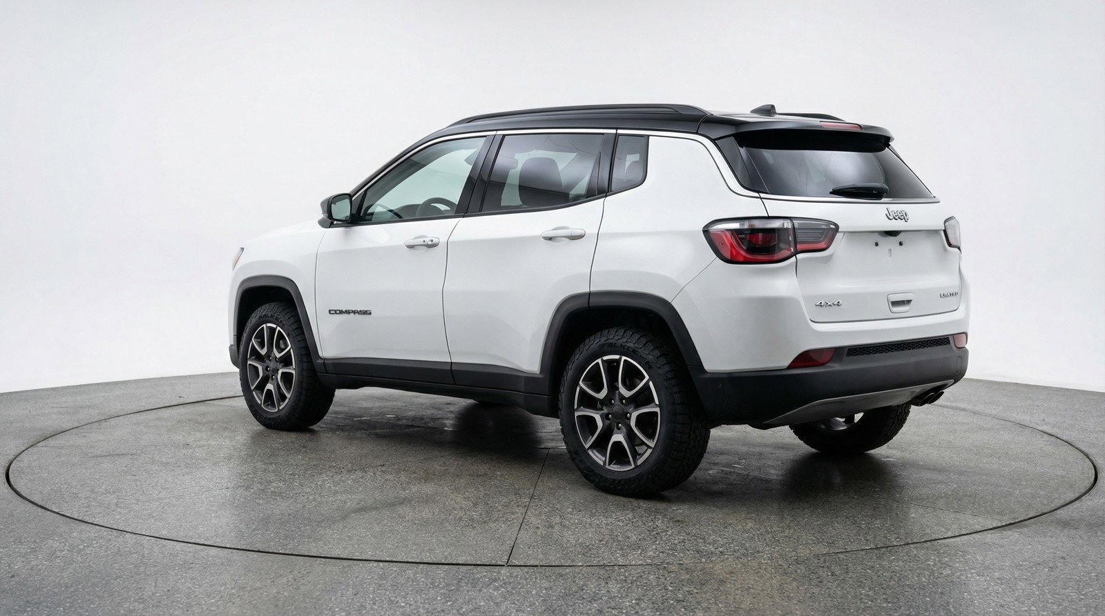 Used 2025 Jeep Compass Trailhawk image 6