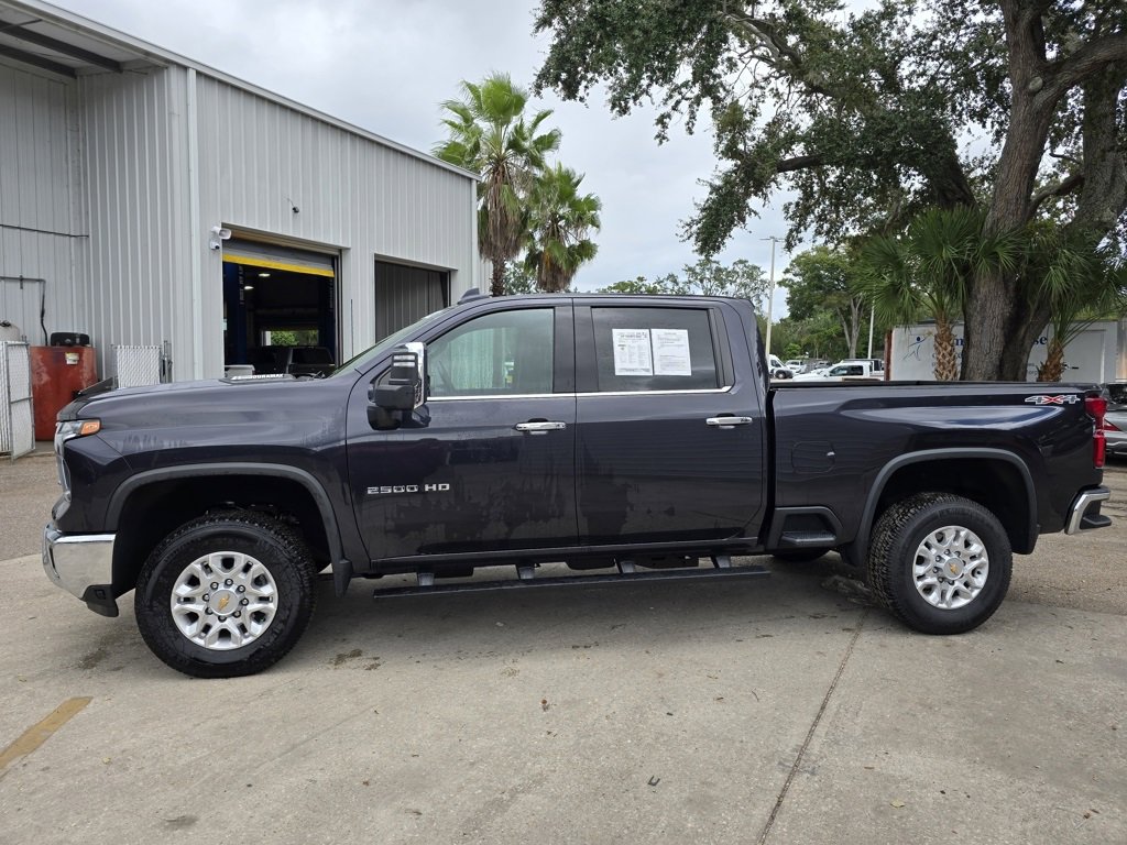 Used 2024 Chevrolet Silverado 2500 LTZ image 3