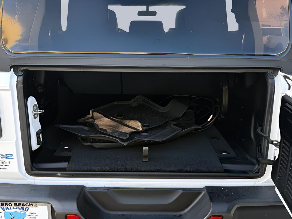 Used 2022 Jeep Wrangler Unlimited Sahara image 33