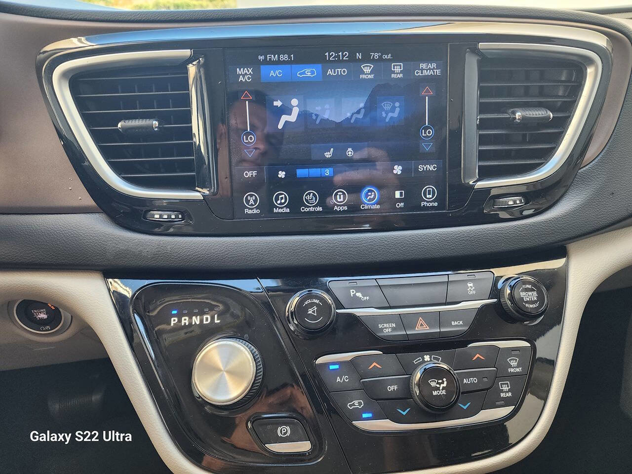 Used 2017 Chrysler Pacifica Touring-L Plus FWD image 14