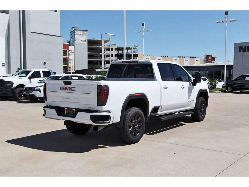Used 2025 GMC Sierra 2500 AT4 image 5