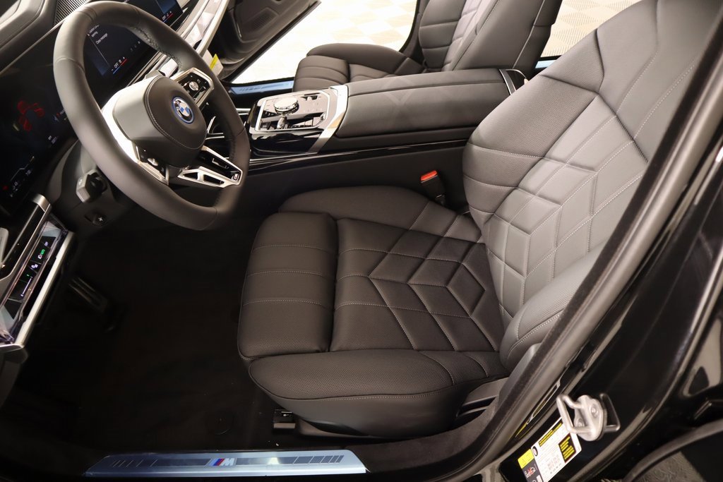 New 2026 BMW 750e xDrive image 12