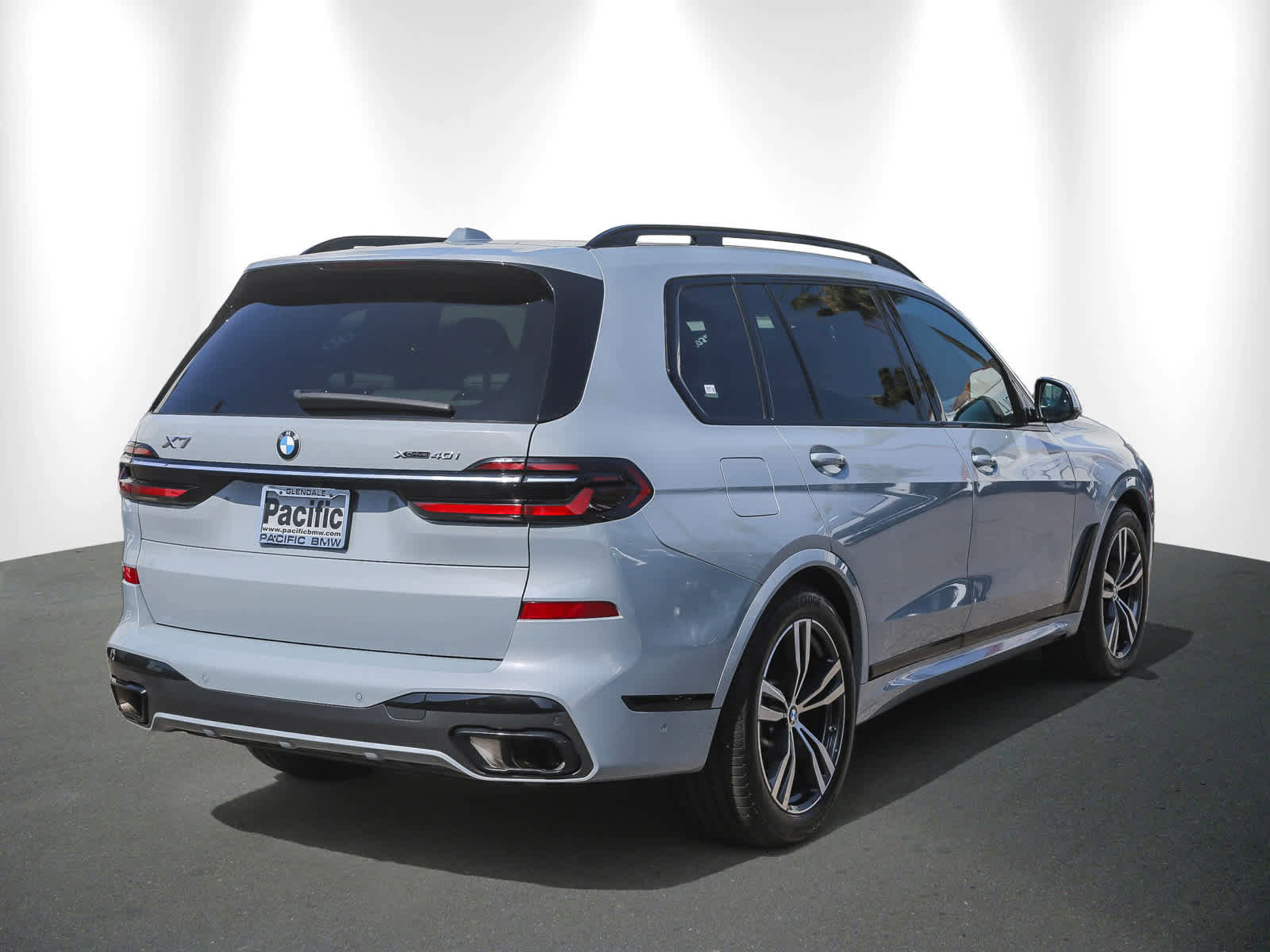 Used 2023 BMW X7 xDrive40i w/ M Sport Package image 6