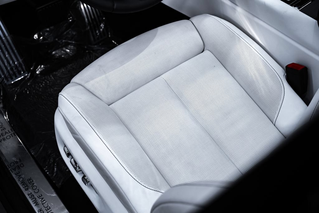 Used 2025 Rolls-Royce Cullinan AWD/4WD image 46
