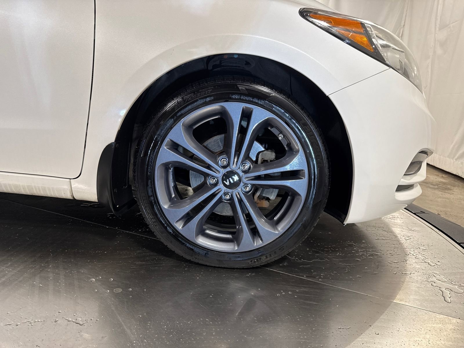 Used 2016 Kia Forte EX image 14