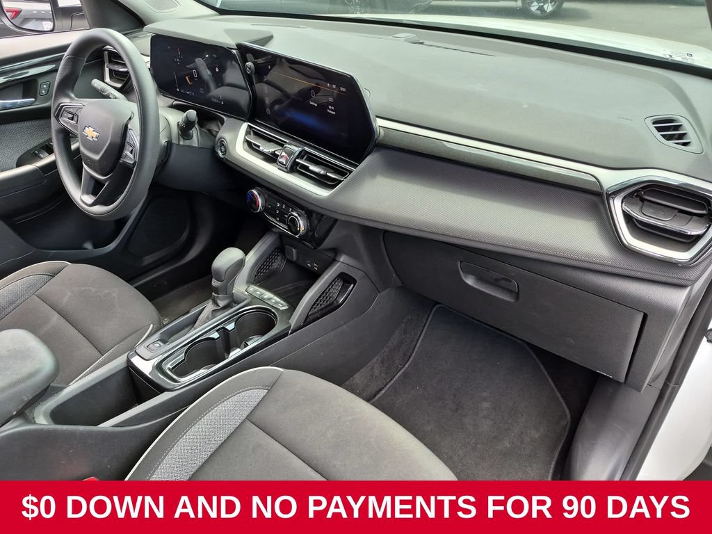 Used 2025 Chevrolet TrailBlazer LT AWD/4WD image 32