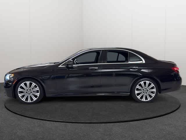 Used 2023 Mercedes-Benz E 350 4MATIC Sedan image 3