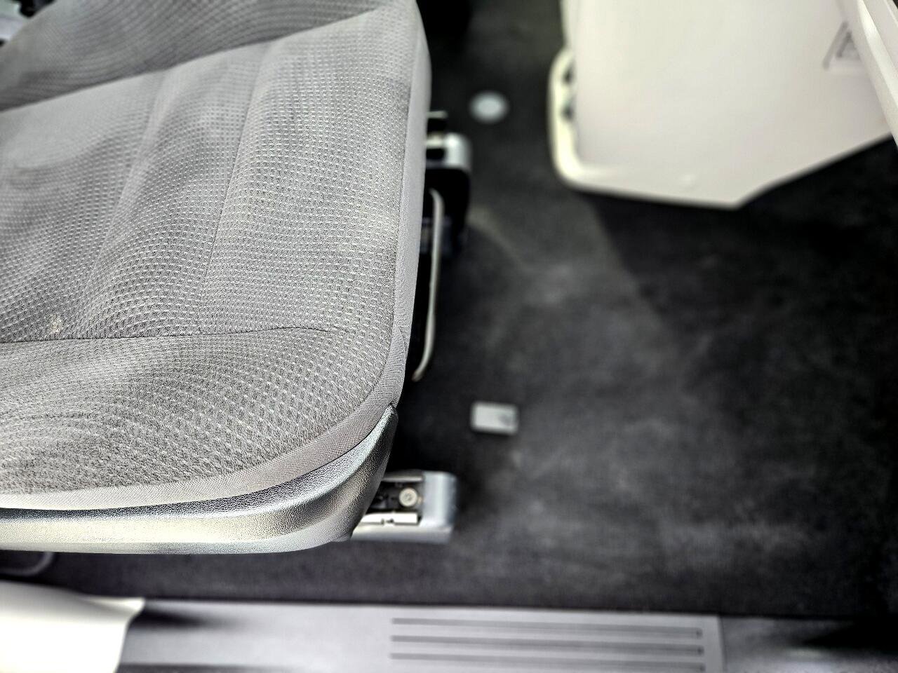 Used 2019 Dodge Grand Caravan SE w/ UConnect Hands-Free Group image 30