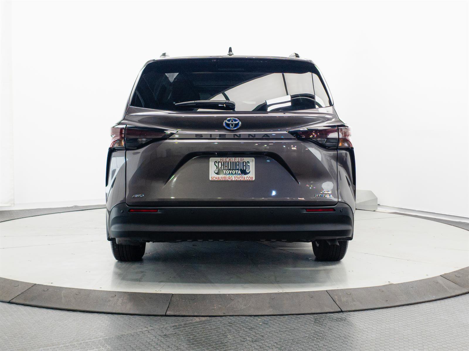 Certified 2024 Toyota Sienna XLE image 11