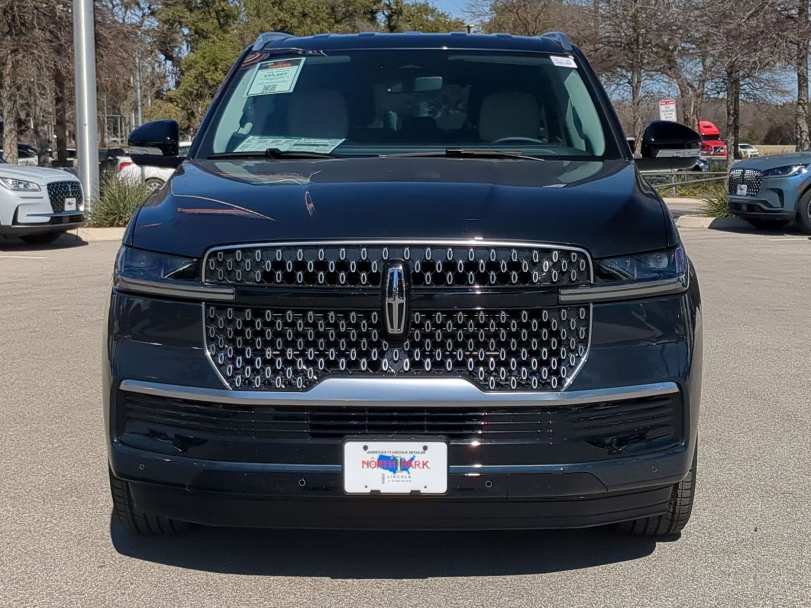 New 2026 Lincoln Navigator Premiere image 8