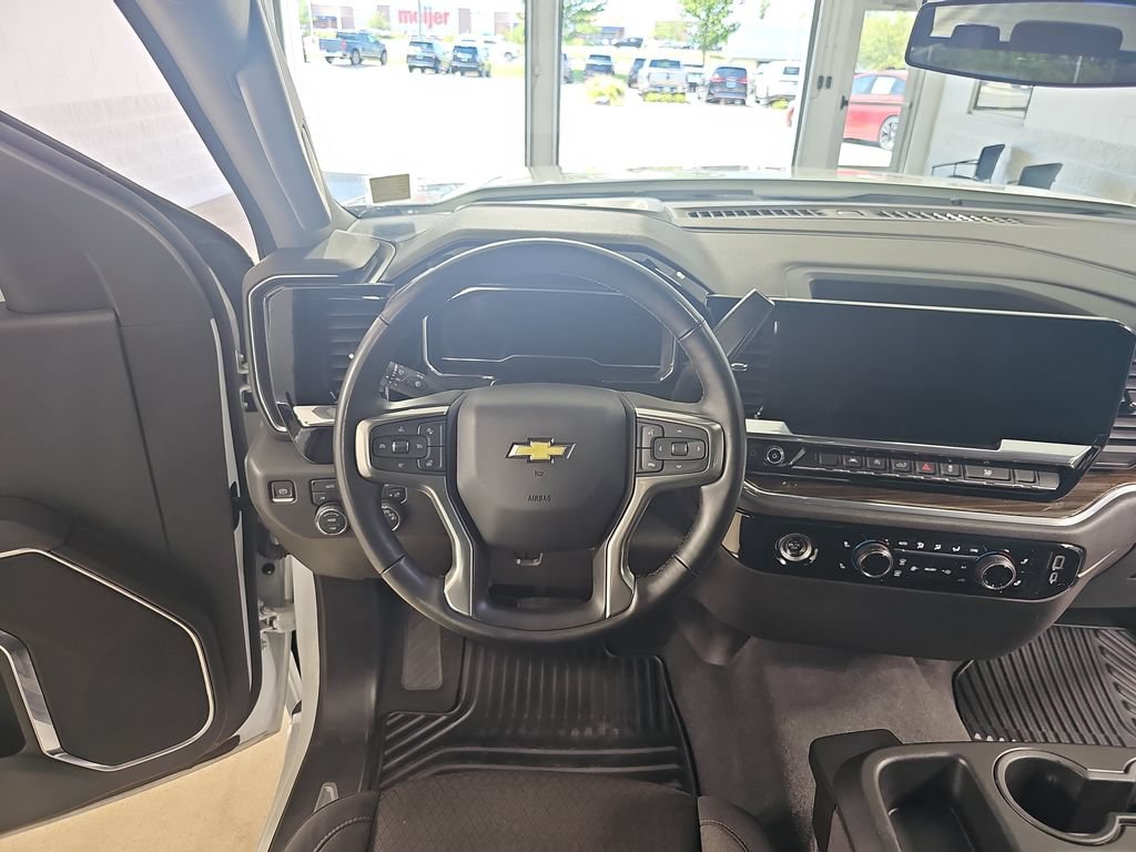 Certified 2024 Chevrolet Silverado 1500 LT AWD/4WD image 19