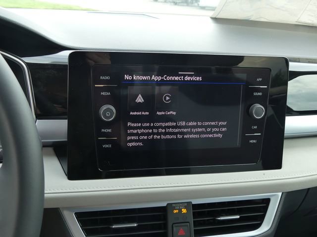 New 2026 Volkswagen Taos SE FWD image 22