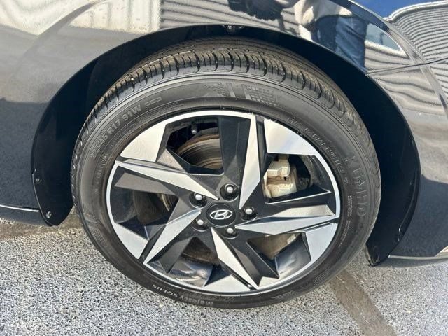 Used 2022 Hyundai Elantra SEL w/ Convenience + Premium Package FWD image 50