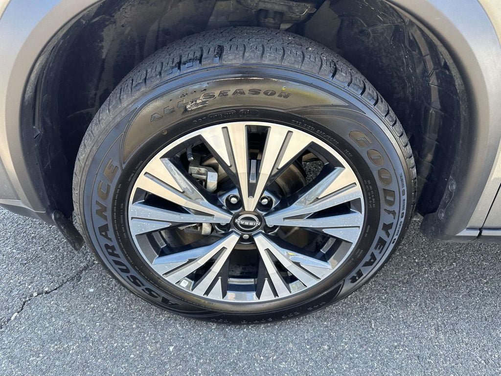 Used 2023 Nissan Rogue SV AWD/4WD image 7