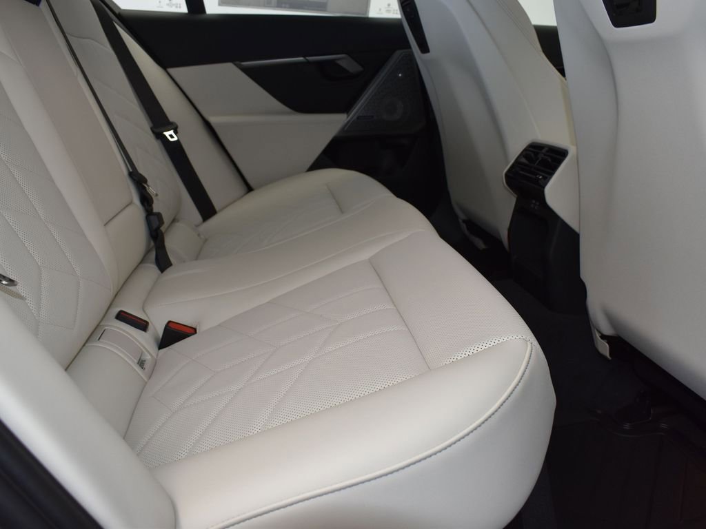New 2026 BMW 530i xDrive w/ Premium Package AWD/4WD image 22
