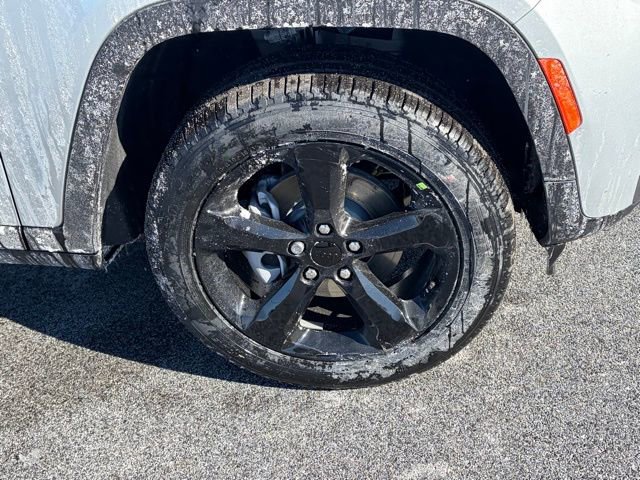 New 2026 Jeep Grand Cherokee Limited w/ Limited Altitude Package AWD/4WD image 11