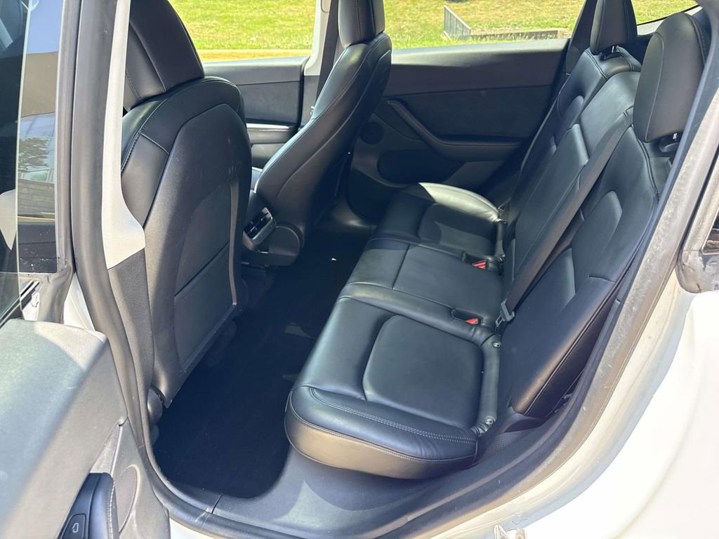 Used 2022 Tesla Model Y Performance AWD/4WD image 9