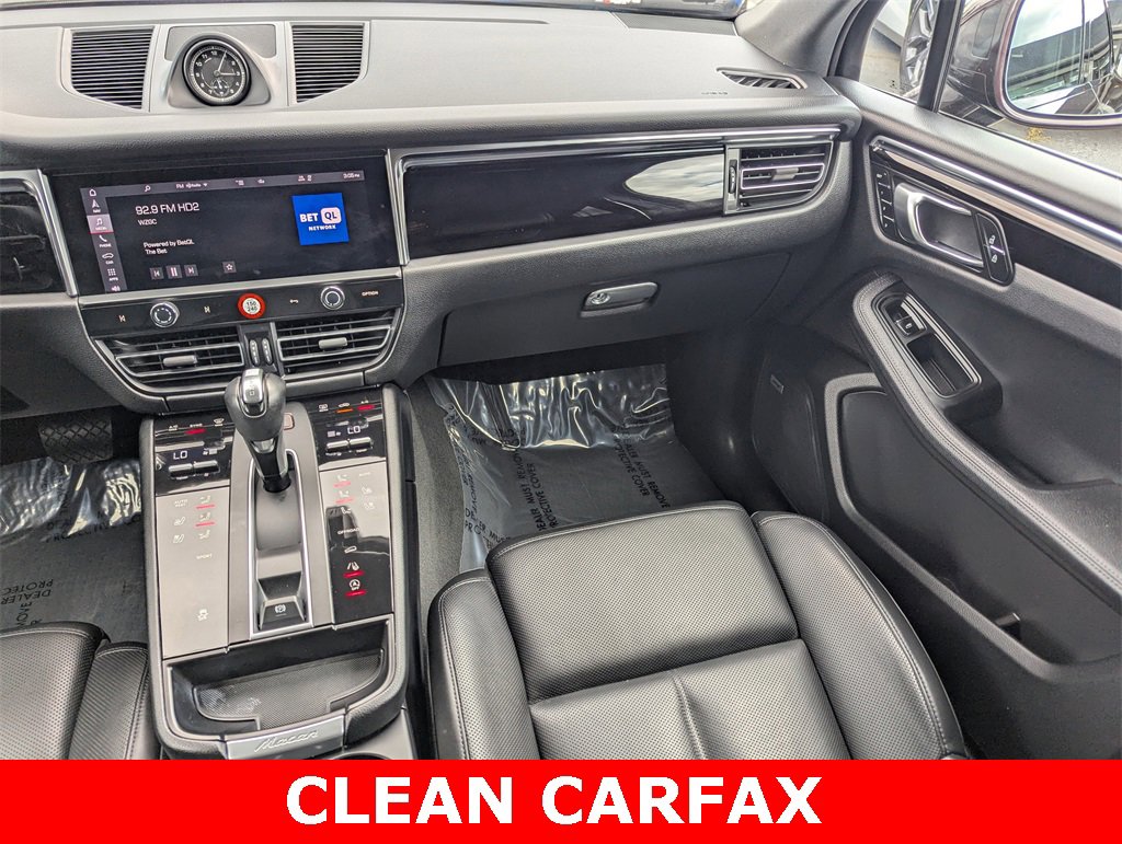 Used 2023 Porsche Macan Turbo image 8