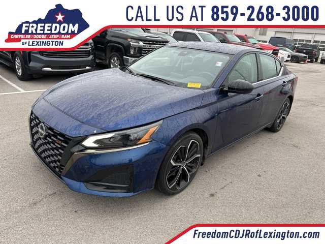 Used 2024 Nissan Altima 2.5 SR image 1