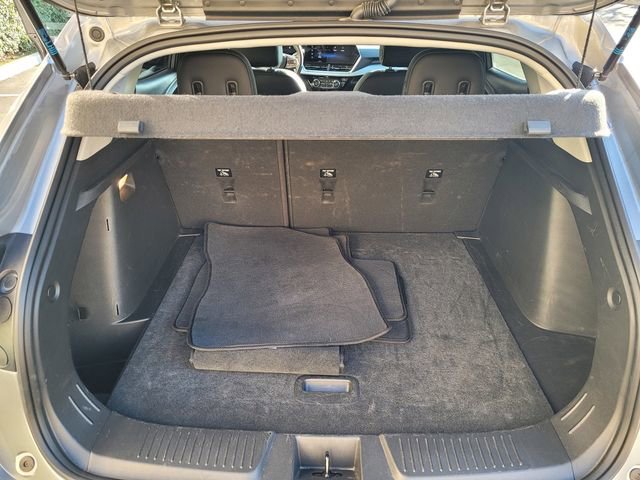 Used 2025 Chevrolet Trax LT w/ LT Convenience Package image 28