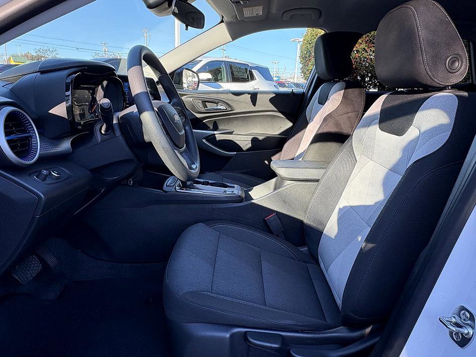 Certified 2025 Chevrolet Trax LS image 9