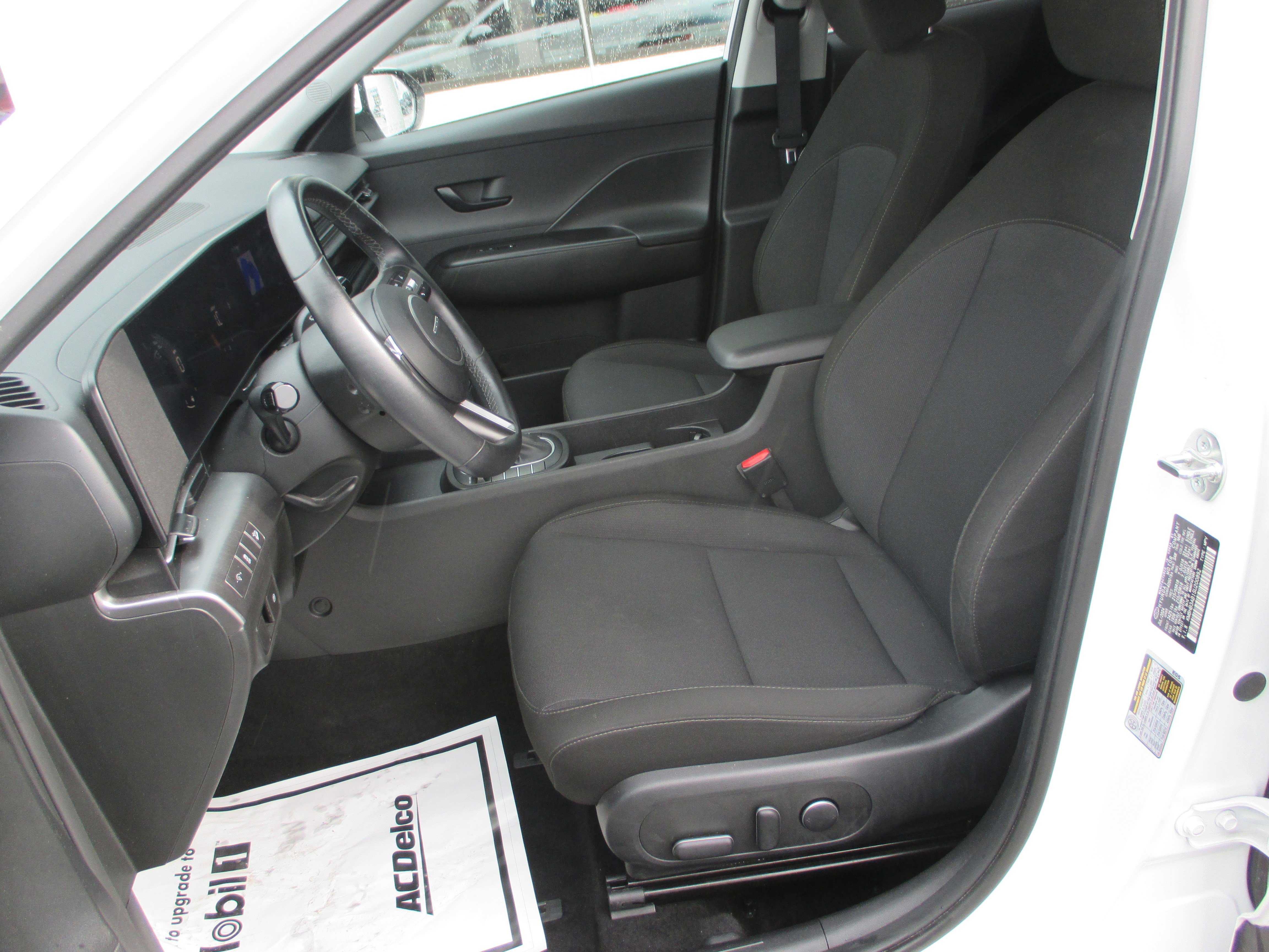 Used 2025 Hyundai Kona SEL FWD image 14