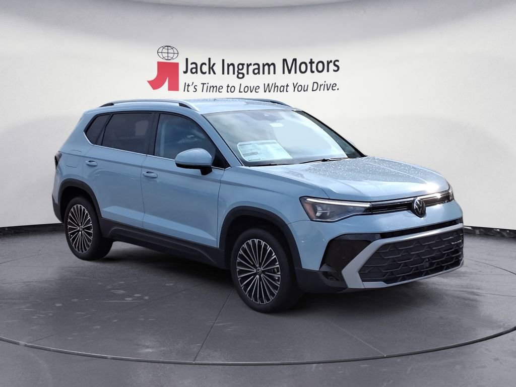 Used 2025 Volkswagen Taos SE image 7