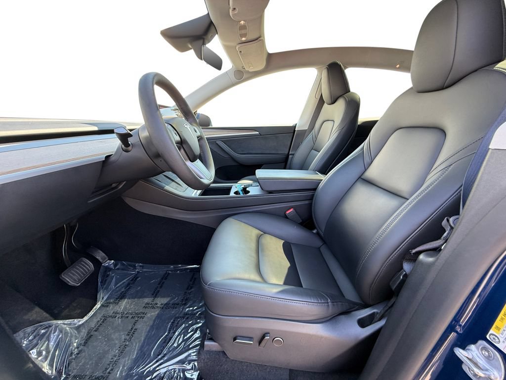 Used 2024 Tesla Model Y Long Range AWD/4WD image 9
