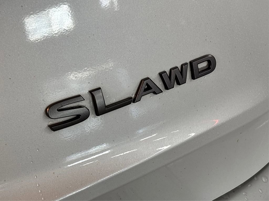 Used 2024 Nissan Rogue SL w/ SL Premium Package image 14