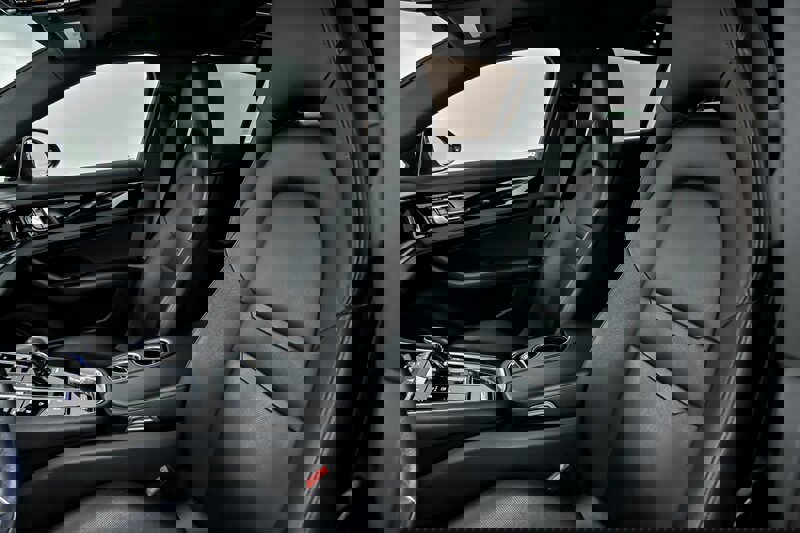 Used 2018 Porsche Panamera 4S image 22