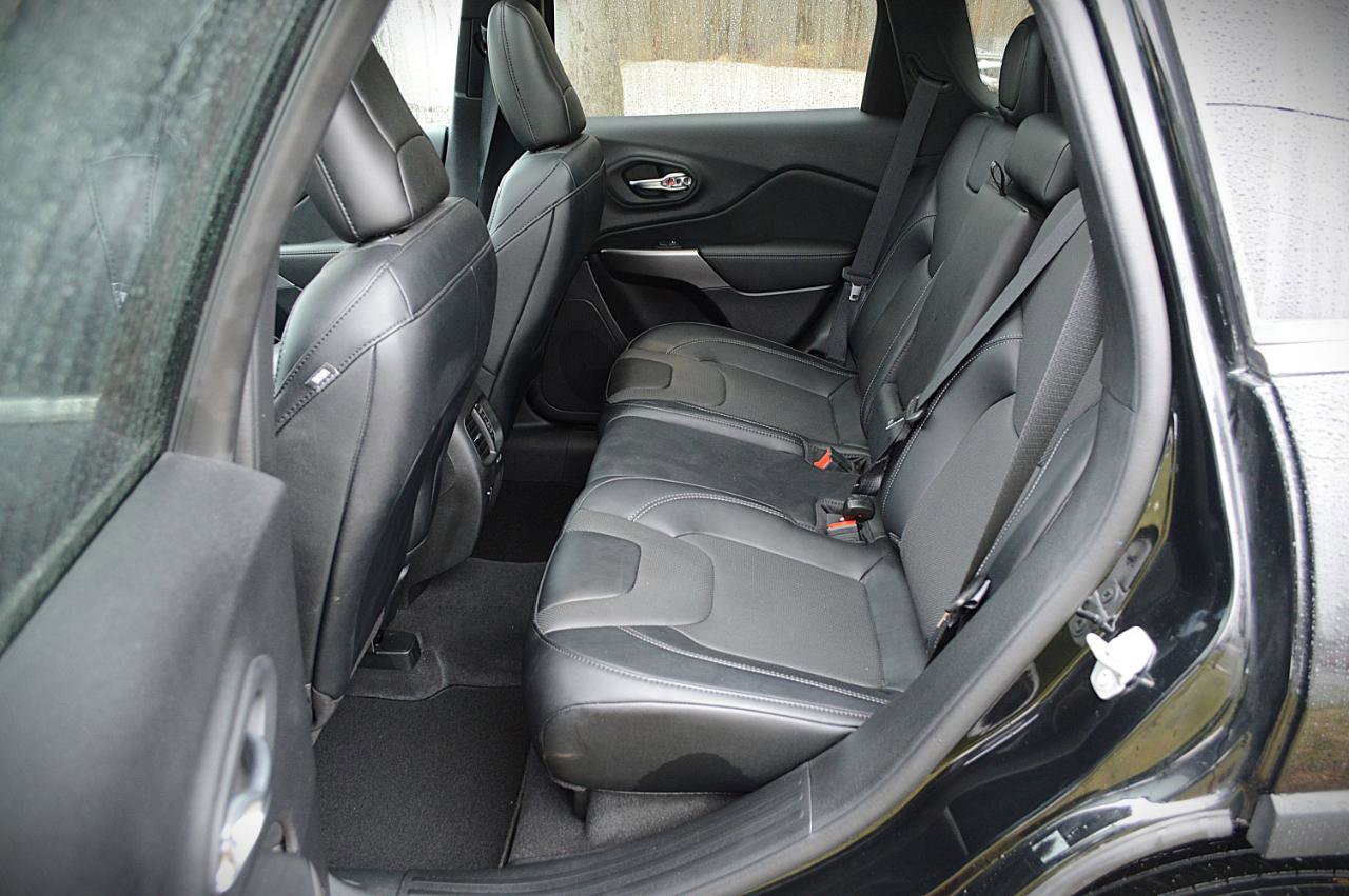 Used 2022 Jeep Cherokee Limited image 14