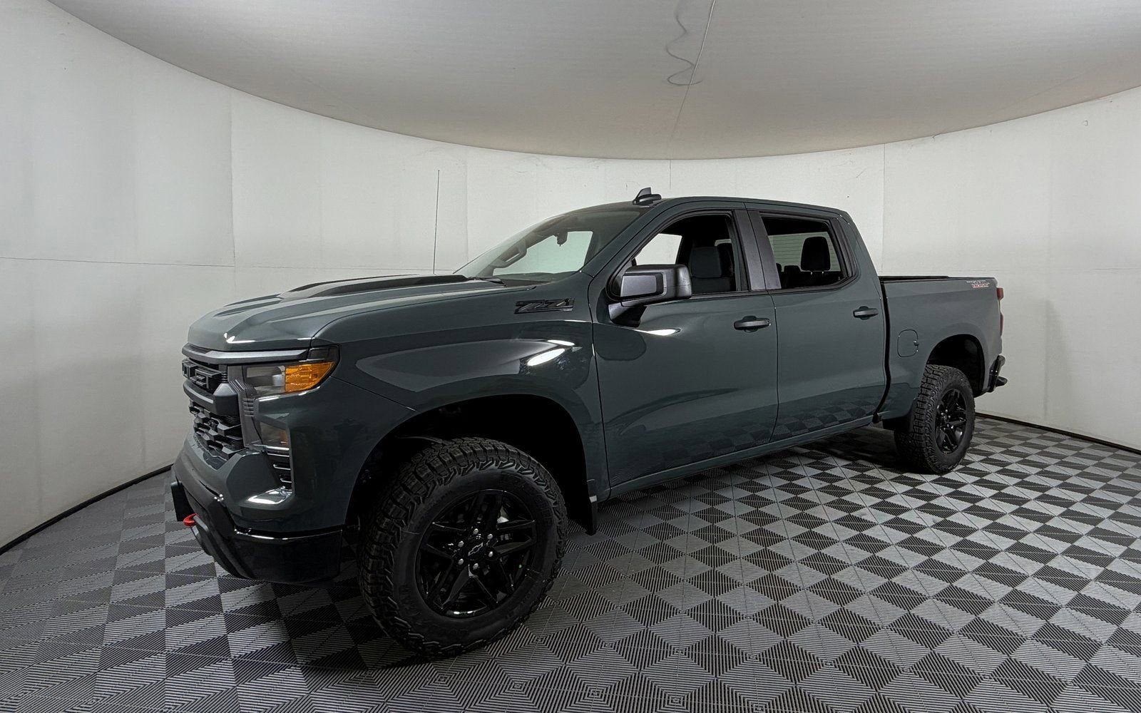 New 2026 Chevrolet Silverado 1500 Custom Trail Boss w/ LPO, Dark Essentials Package image 3