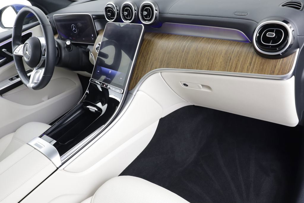 Used 2024 Mercedes-Benz GLC 300 4MATIC image 21