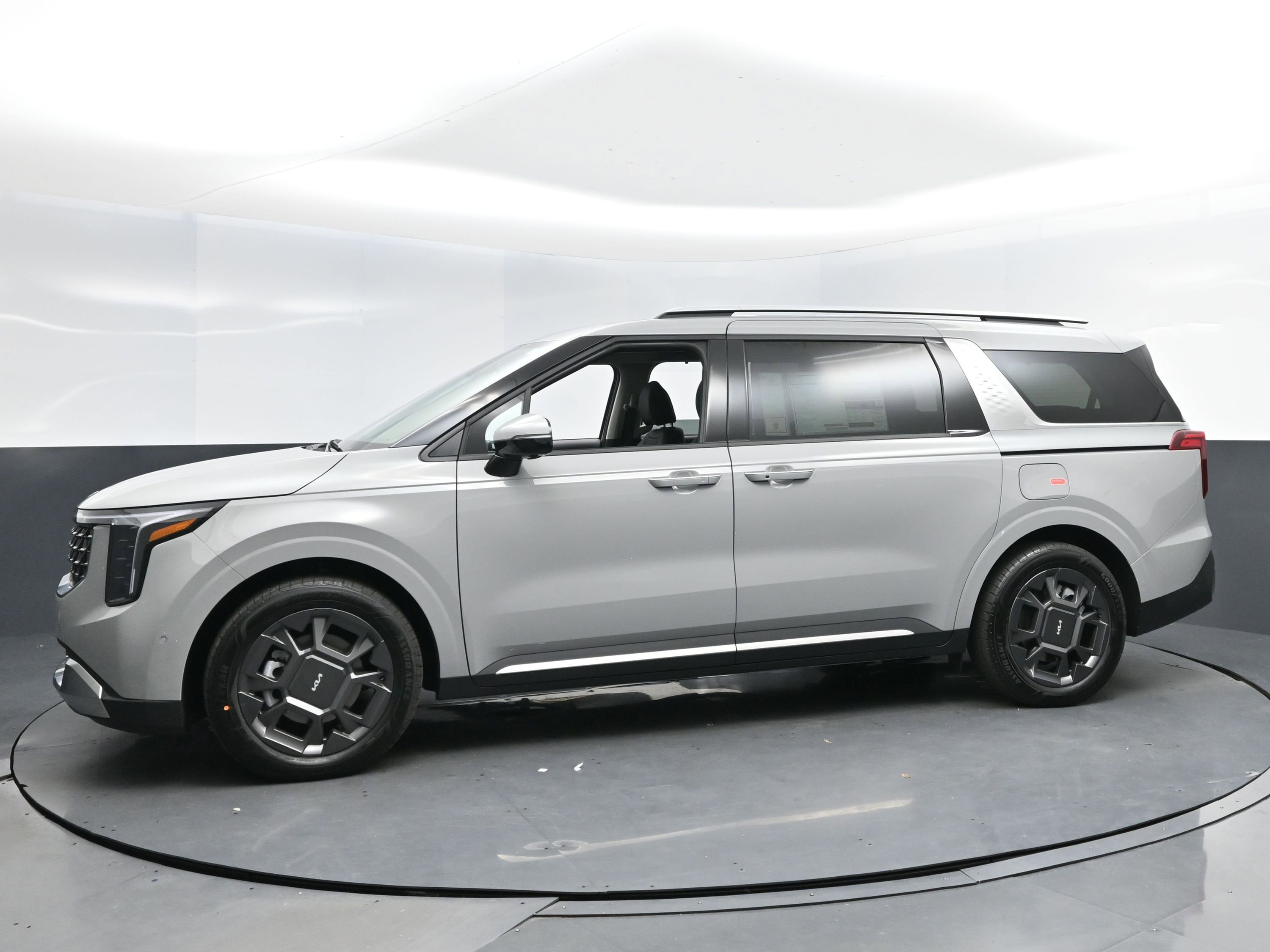 New 2026 Kia Carnival SX image 3