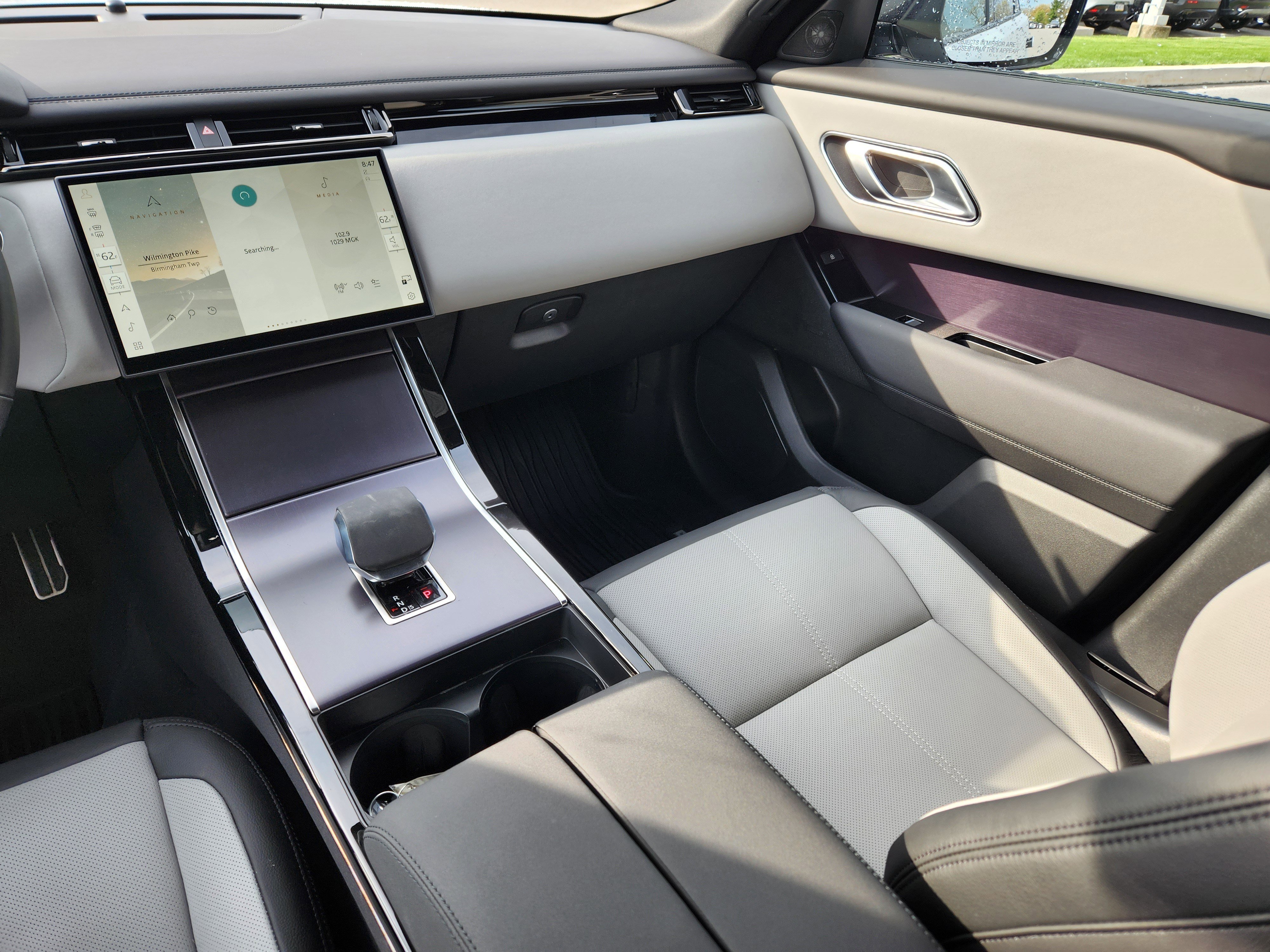 Certified 2026 Land Rover Range Rover Velar Dynamic SE AWD/4WD image 14