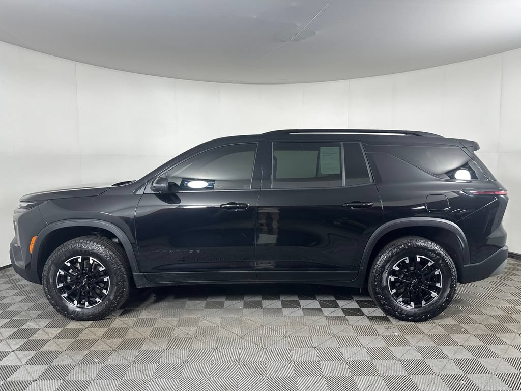 Used 2025 Chevrolet Traverse Z71 w/ LPO, Floor Liner Package AWD/4WD image 2