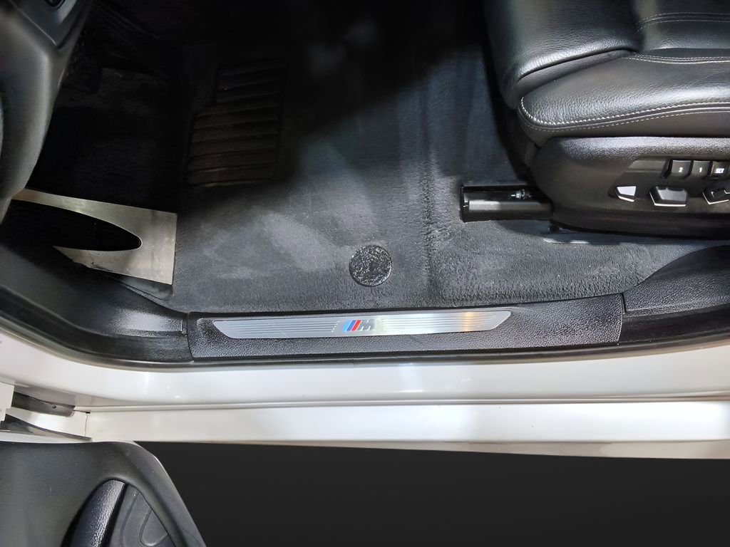 Used 2019 BMW X6 M60i AWD/4WD image 13