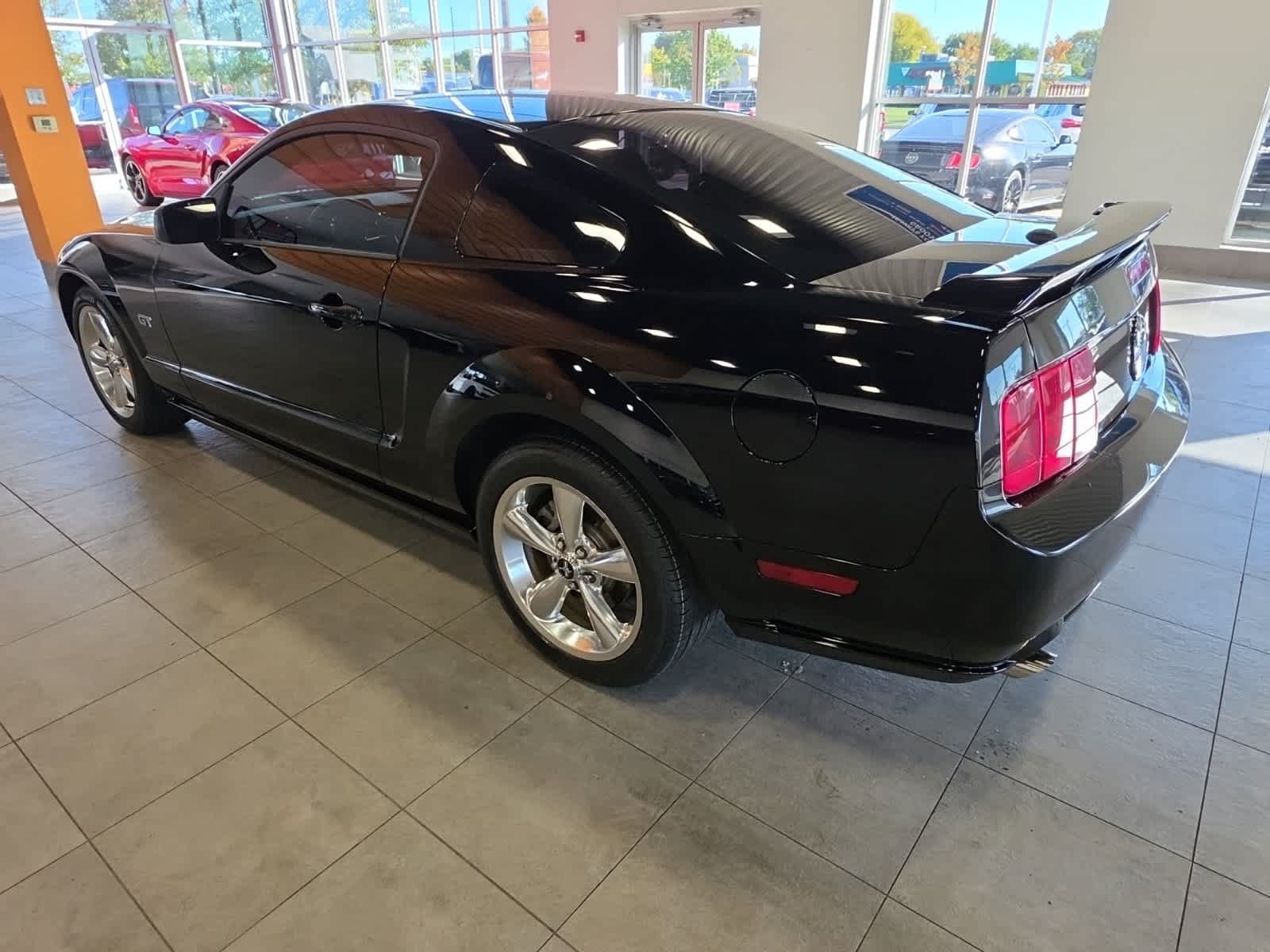 Used 2008 Ford Mustang GT RWD image 11