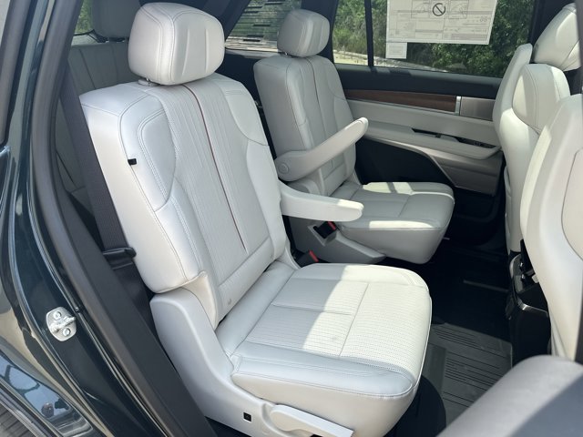 New 2026 Cadillac Vistiq Luxury w/ LPO, Floor Liner Package image 30